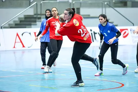 الثلاثية المحلية.. فريق اليد للسيدات بالأهلي يتوج بكأس مصر على حساب سموحة